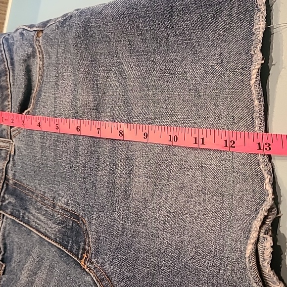 Indigo Rising Slightly Distressed Denim Shorts Size 5/27 - Picture 11 of 11